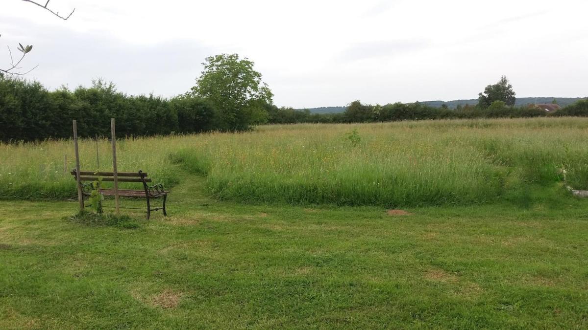 Chalet Bois Pleine Campagne A Pontigny Buitenkant foto